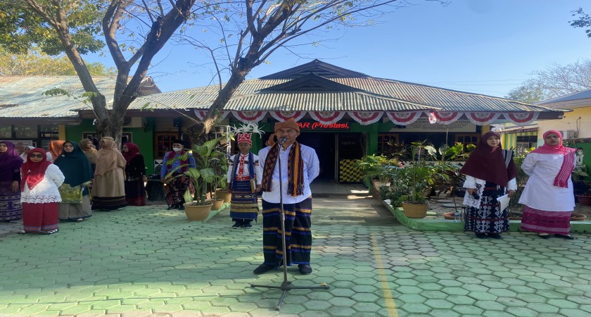 MTsN Kota Kupang Menggelar Upacara Peringatan HUT RI Ke 79